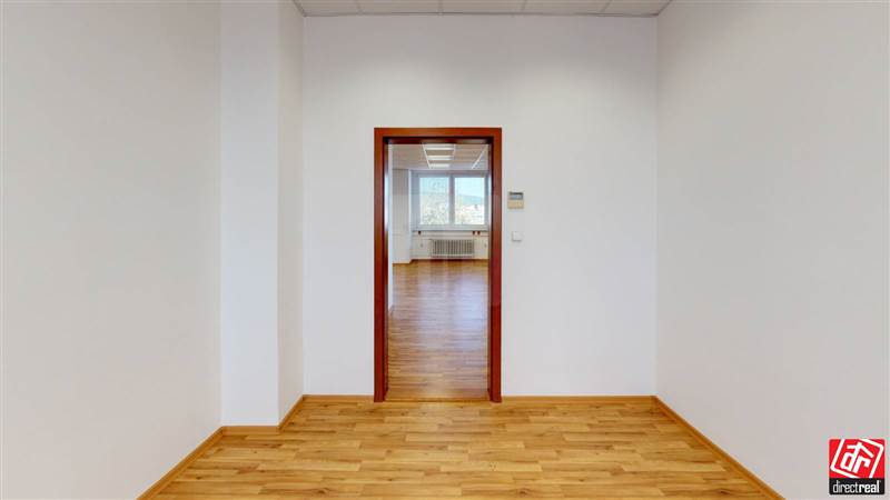 Nebytové priestory
                - administratíva
                - Predaj                - EXKLUZÍVNE na PREDAJ - Administratívna budova v Rači (Výhonská ulica) 830m2 kancelárskej plochy + 275 m2 s
