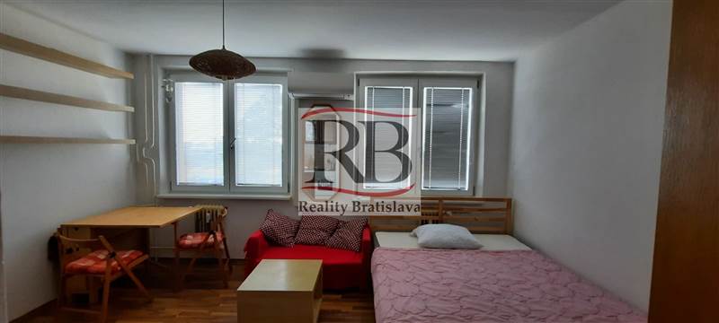 REZERVOVANÉ: Na predaj svetlý 1 izbový byt na Dopravnej ulici v Bratislave