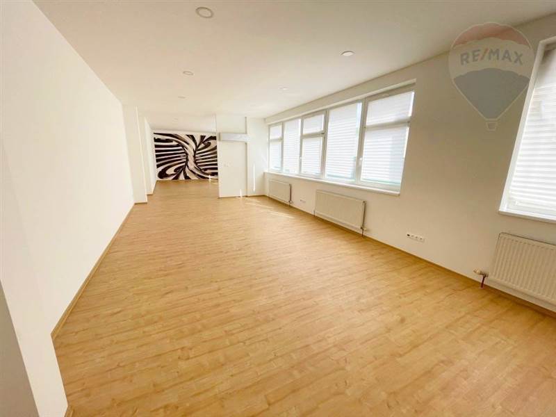 Predaj bytu (3 izbový) 191 m2, Bratislava - Petržalka