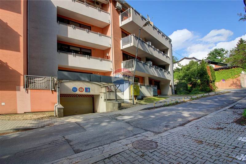 Predaj bytu (2 izbový) 52 m2, Bratislava - Staré Mesto