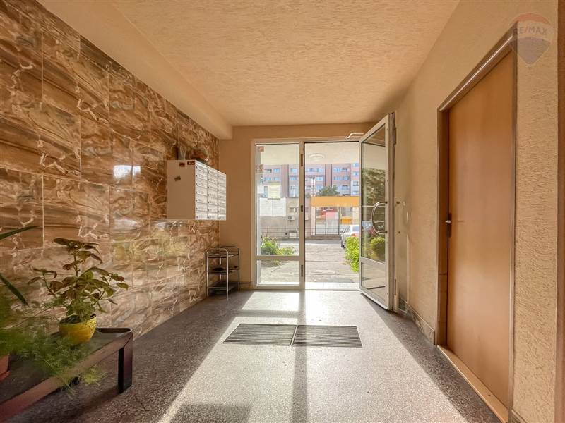 Predaj bytu (2 izbový) 63 m2, Bratislava - Rača