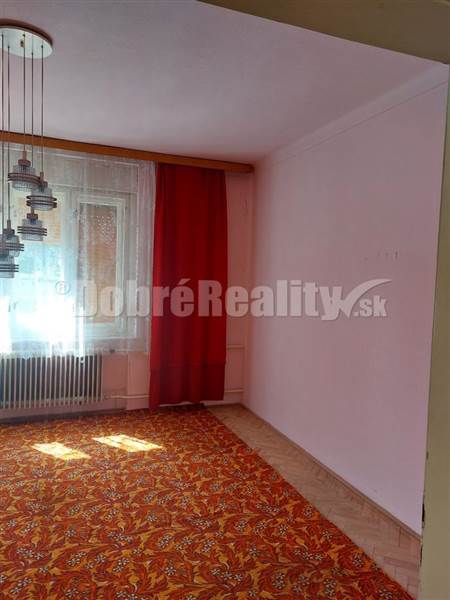 Napredaj pekný 5 izbový dom v obci Rúbaň