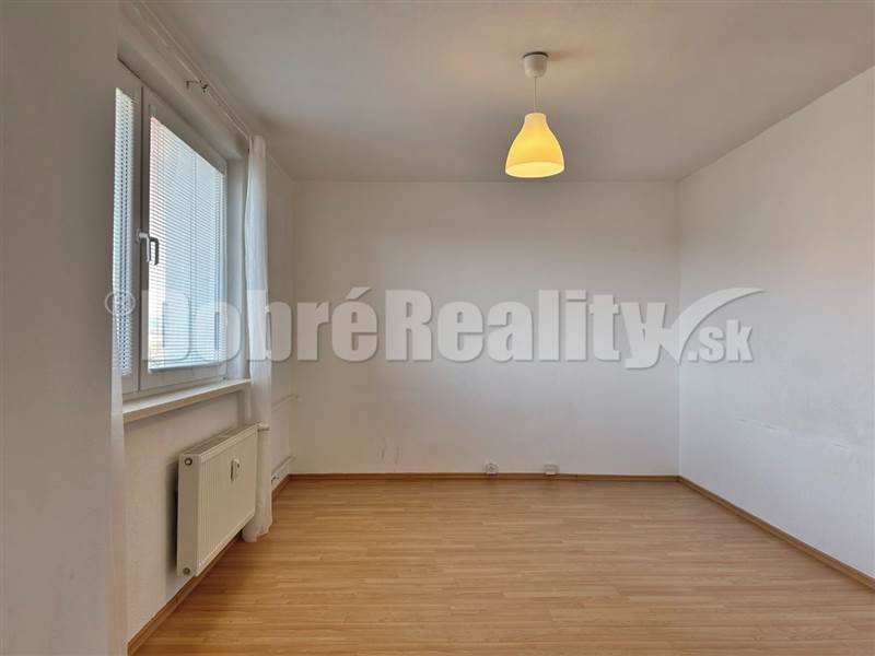 Na predaj 3 izbový byt Prievidza, 66 m², 5.p./7.p., Š. Králika