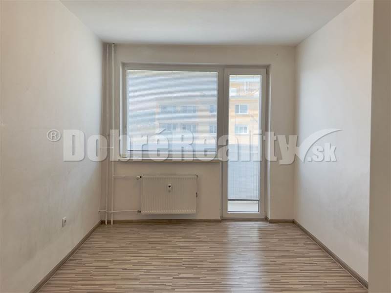 Na predaj 3 izbový byt Prievidza, 66 m², 5.p./7.p., Š. Králika
