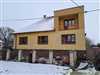 Na predaj 4-izbový rodinný dom v obci Radošina-Bzince s 22-árovým pozemkom.