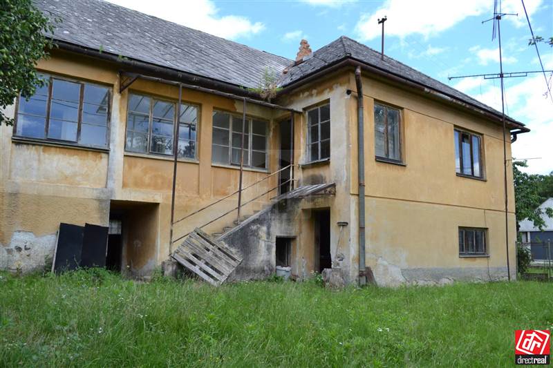 Domy
                - rodinný dom
                - Predaj                - Ohromný priestor pre vaše nové bývanie na vidieku-staré gazdovstvo v obci Podrečany.